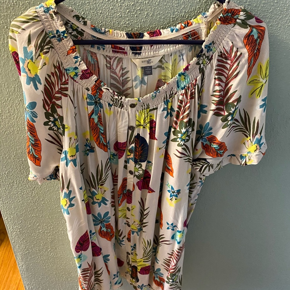 Short sleeve blouse